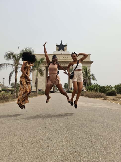 Accra: Guided City Tour with lunch and hotel pick up - An In-Depth Look at the Tour