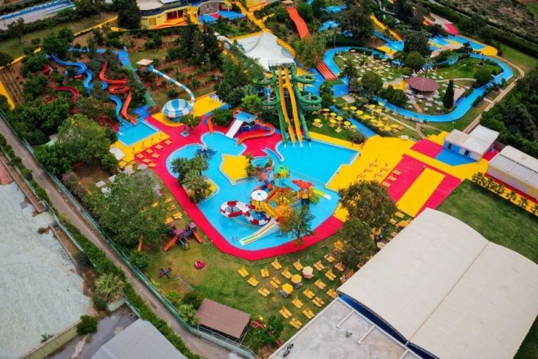 acqua-plus-water-park-admission-with-optional-transfer-2