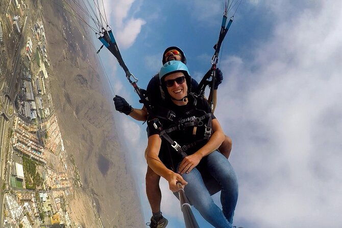 acrobatic-paragliding-tandem-flight-in-tenerife-south
