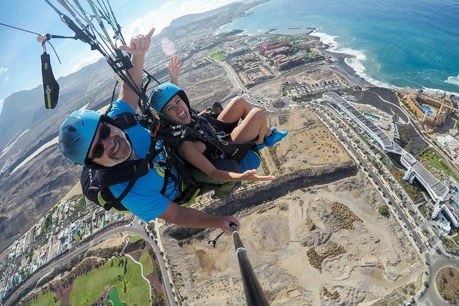 acrobatic-paragliding-tandem-flight-in-tenerife-south