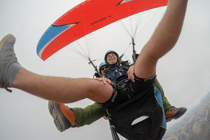 acrobatic-paragliding-tandem-flight-in-tenerife-south