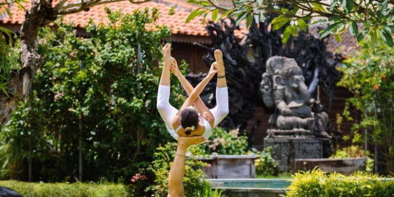 acroyoga-class