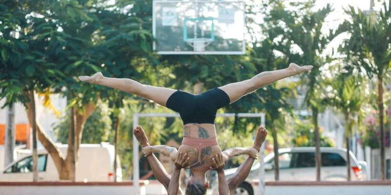 acroyoga-class