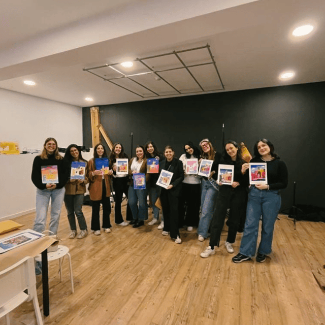 acrylic-painting-workshop-amazing-group-experience-in-porto