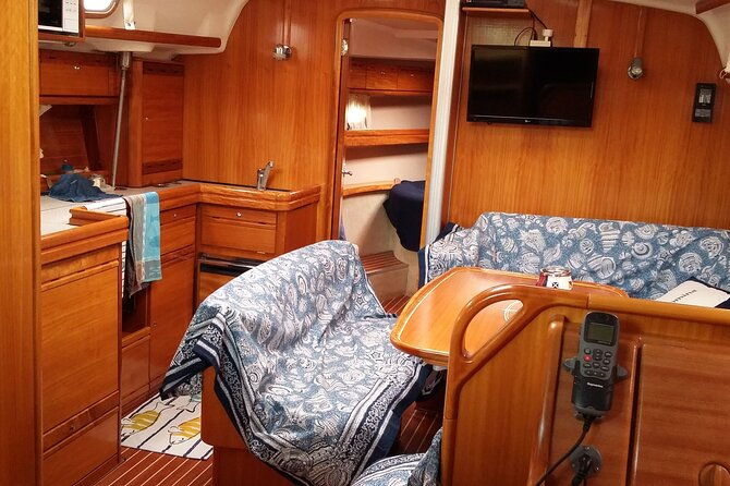 activities-on-the-amalfi-coast-with-a-sailing-boat