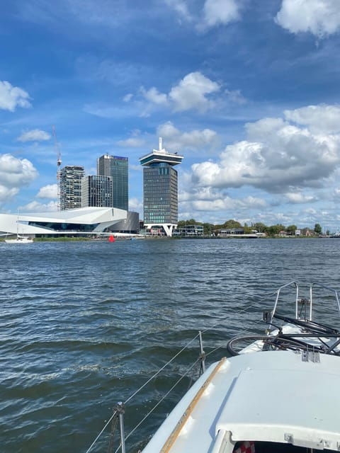 adamboat-cozy-city-centre-cruise