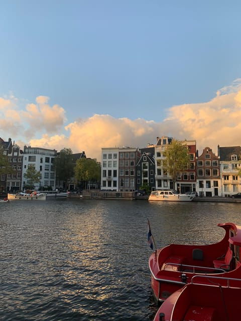 adamboat-cozy-city-centre-cruise