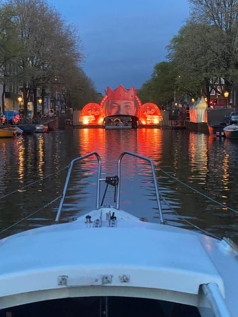 adamboat-cozy-city-centre-cruise