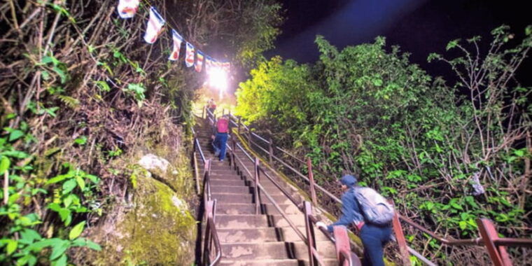 adams-peak-overnight-private-trek-through-peak-wilderness