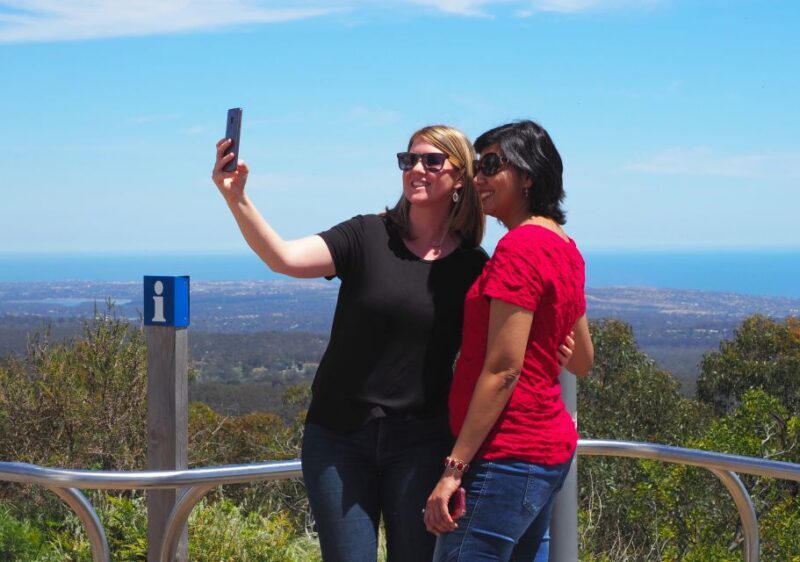 Adelaide: City, Adelaide Hills Villages, and Hahndorf Tour - Key Points