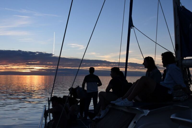 Adelaide: Glenelg Twilight Catamaran Cruise with Drink - Key Points