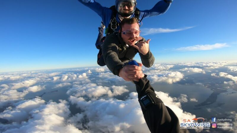 Adelaide: Tandem Skydiving over Lake Alexandrina - Who Will Love This Tour?