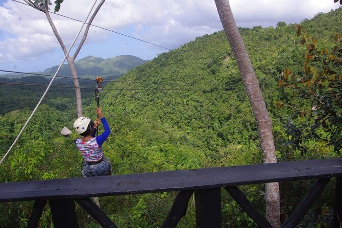 adrenaline-of-zipline-el-valle-from-samana-special-for-little-cruisers