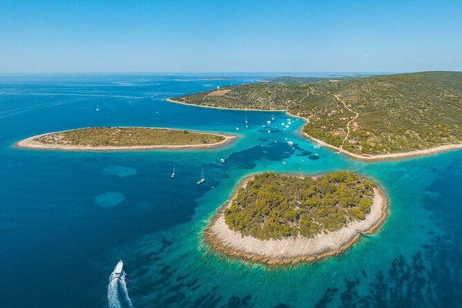 adriatica-tour-blue-lagoon-and-solta-from-trogir-or-split-2