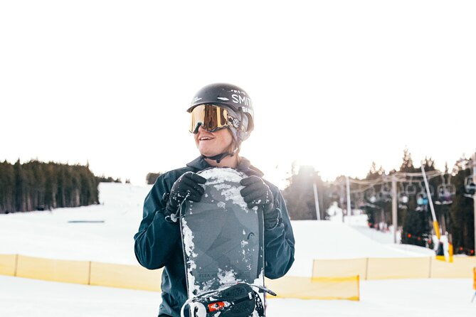 adult-and-youth-snowboard-rental-packages-in-breckenridge