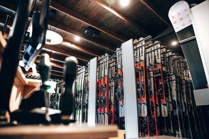 adult-and-youth-snowboard-rental-packages-in-breckenridge