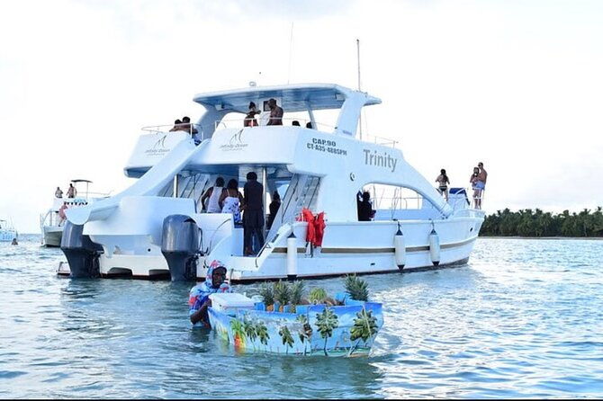 adult-only-party-boat-with-unlimited-drinks-snorkel-sand-bar