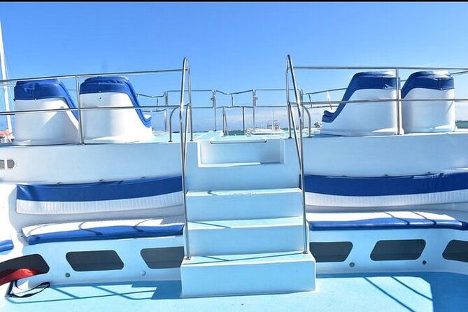 adult-only-party-boat-with-unlimited-drinks-snorkel-sand-bar