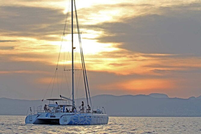 adult-only-sunset-catamaran-palma-bay