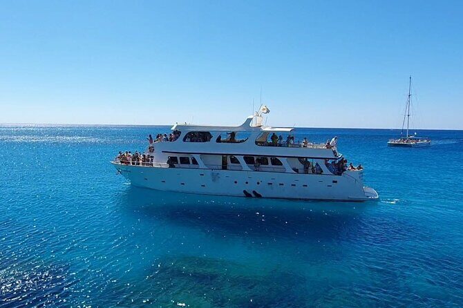 ADULTS 16+ LUXURY YACHT - from Protaras Cypriot lunch & 1 drink - Key Points