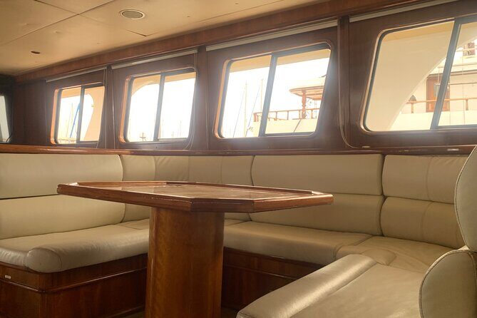ADULTS 16+ LUXURY YACHT - from Protaras Cypriot lunch & 1 drink - Who is this experience best suited for?