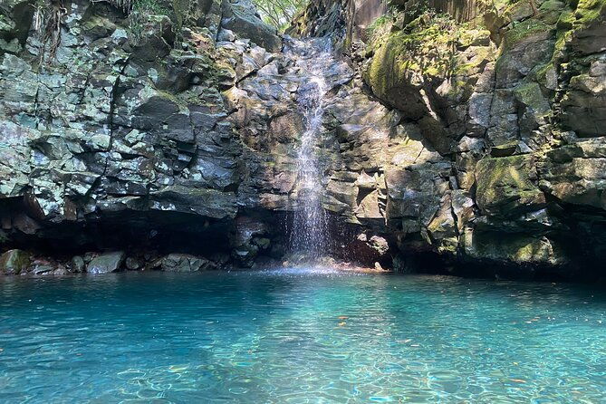 advanced-canyoning-activity-in-a-miracle-lava-valley-of-mt-fuji