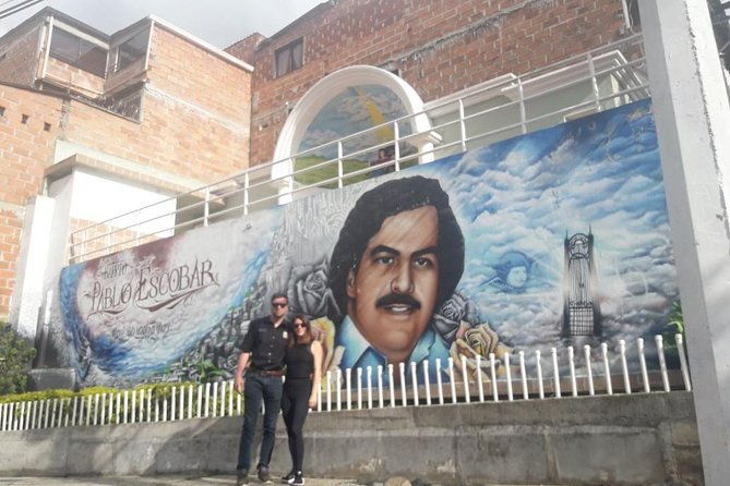 advanced-package-pablo-escobar-tour-including-c13-and-barrio-pe-aprox-8-hrs
