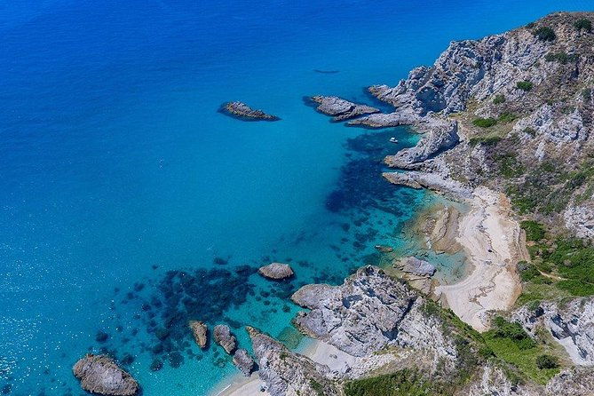adventure-and-nature-exciting-group-tour-by-dinghy