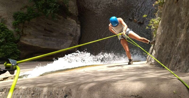 adventure-cahorros-monachil-climbing-and-abseiling-granada