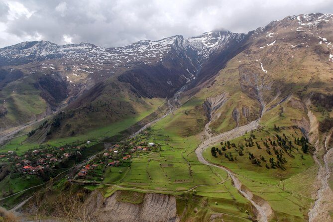 Adventure in Caucasus  Private Tour to Jinvali, Ananuri, Gudauri, Kazbegi - Who Is This Tour Best For?