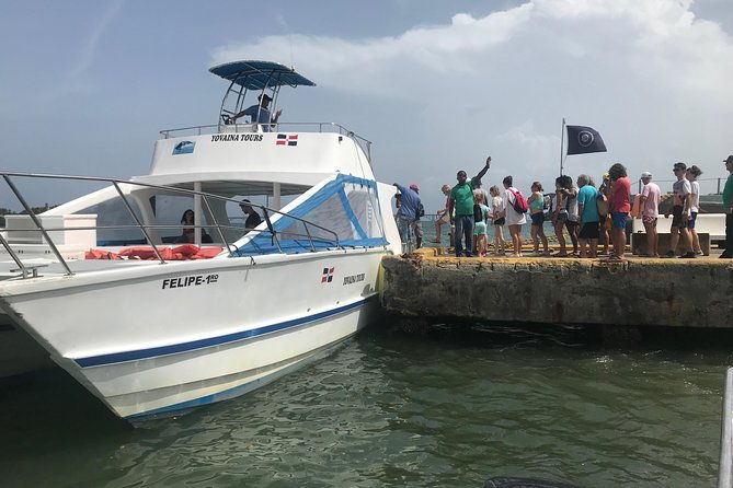 adventure-in-the-bay-of-samana-and-waterfall-el-limon-from-punta-cana