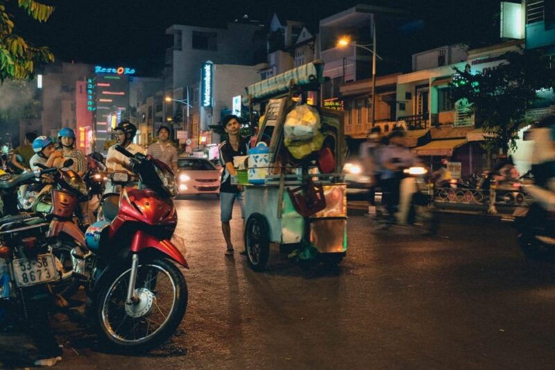adventure-motorbike-street-food-tour-in-ho-chi-minh-city