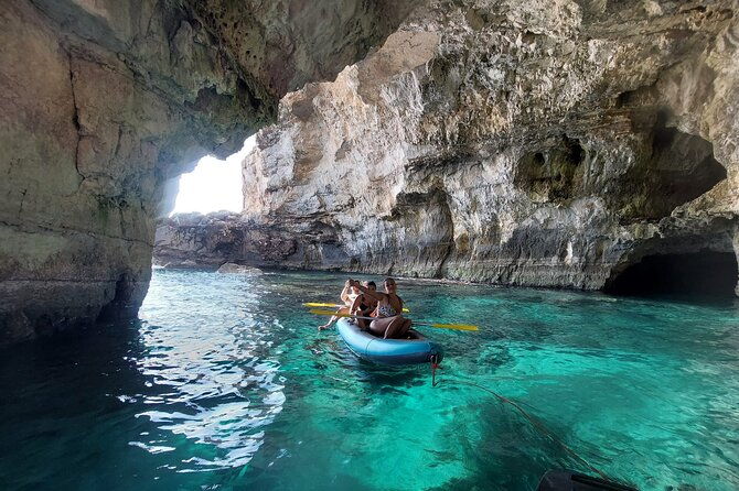 adventure-to-the-caves-by-canoe