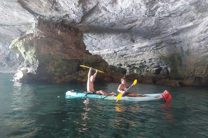 adventure-to-the-caves-by-canoe