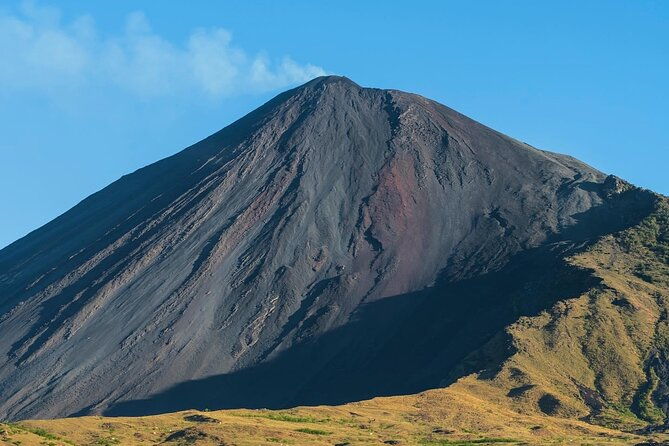 adventure-tour-climbing-the-pacaya-volcano-with-pickup
