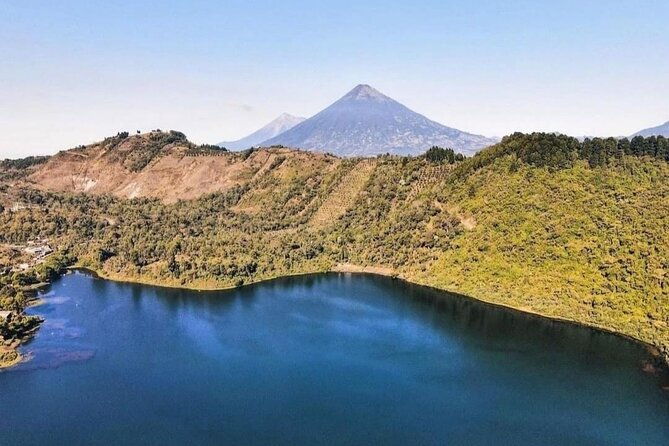 adventure-tour-climbing-the-pacaya-volcano-with-pickup