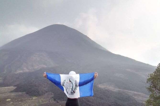 adventure-tour-climbing-the-pacaya-volcano-with-pickup
