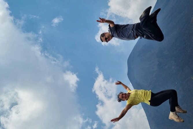 adventure-tour-climbing-the-pacaya-volcano-with-pickup