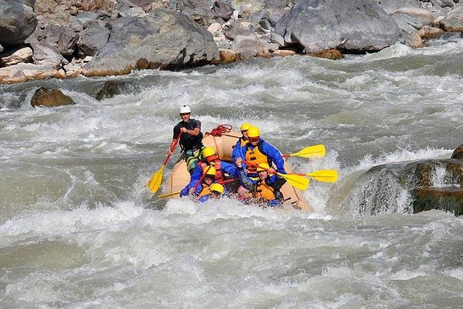 adventure-tour-in-urubamba-river-rafting-zipline-experience