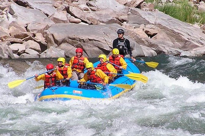 adventure-tour-in-urubamba-river-rafting-zipline-experience