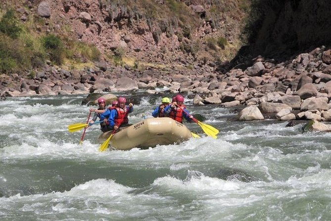 adventure-tour-in-urubamba-river-rafting-zipline-experience