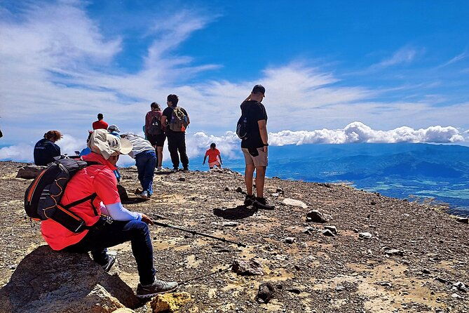 adventure-tour-santa-ana-volcano-hike-coatepeque-lake