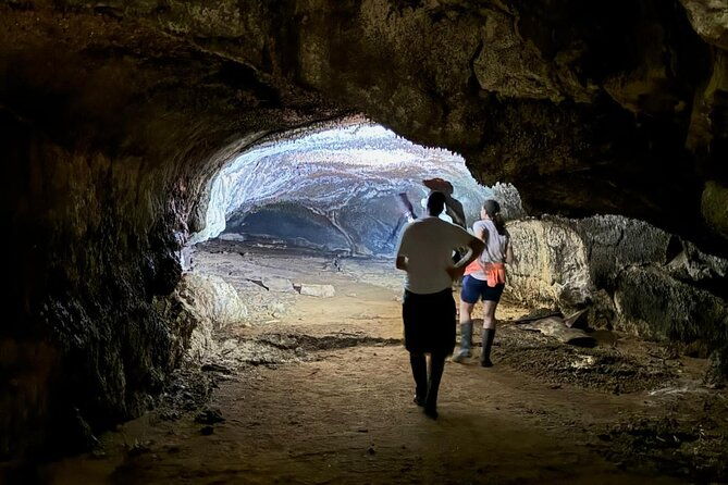 adventure-with-turtles-lava-tunnels-and-los-gemelos-craters