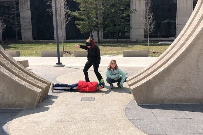 adventurous-scavenger-hunt-in-detroit-by-wacky-walks