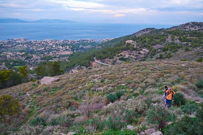aegina-walking-tour-at-paliachora-mediavil-capital-of-aegina