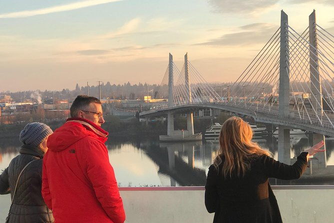 aerial-tram-ride-with-doughnuts-at-sunrise-in-portland-oregon