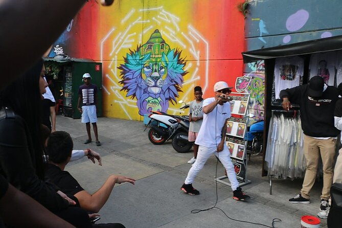african-music-roots-private-tour-in-comuna-13-medellin