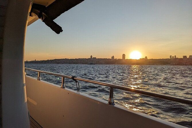 afternoon-bosphorus-cruise-luxury-yacht-with-professional-guide