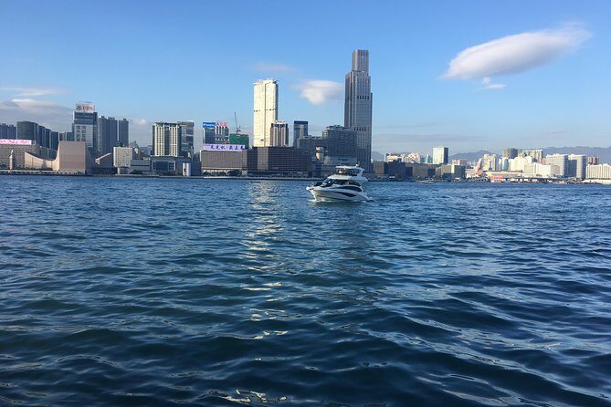 Afternoon City Coach Tour Plus Dinner Cruise with Hotel Pickup in Hong Kong Island - Transportation and Group Dynamics