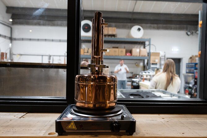 afternoon-distillery-tour-in-newport-2
